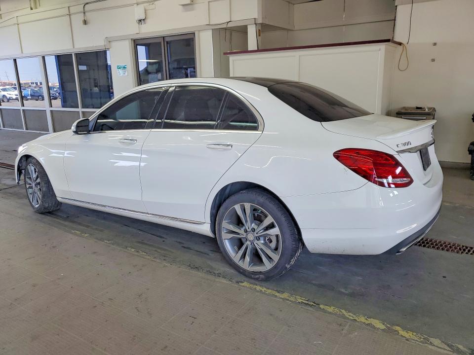 2015 Mercedes-benz C მანქანა იყიდება აუქციონზე, vin: 55SWF4KB7FU082980, აუქციონის ნომერი: 63051946