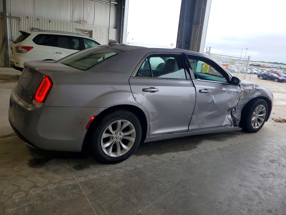 62247426 :رقم المزاد ، 2C3CCAAG8FH735887 vin ، 2015 Chrysler 300 مزاد بيع