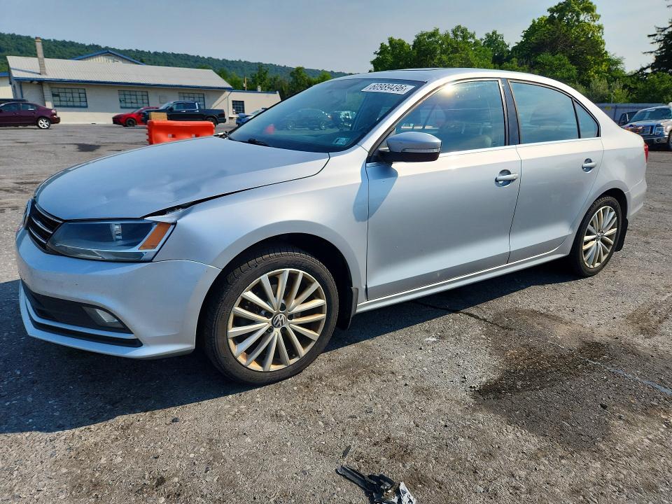 60989496 :رقم المزاد ، 3VWD17AJ1FM296454 vin ، 2015 Volkswagen Jetta مزاد بيع