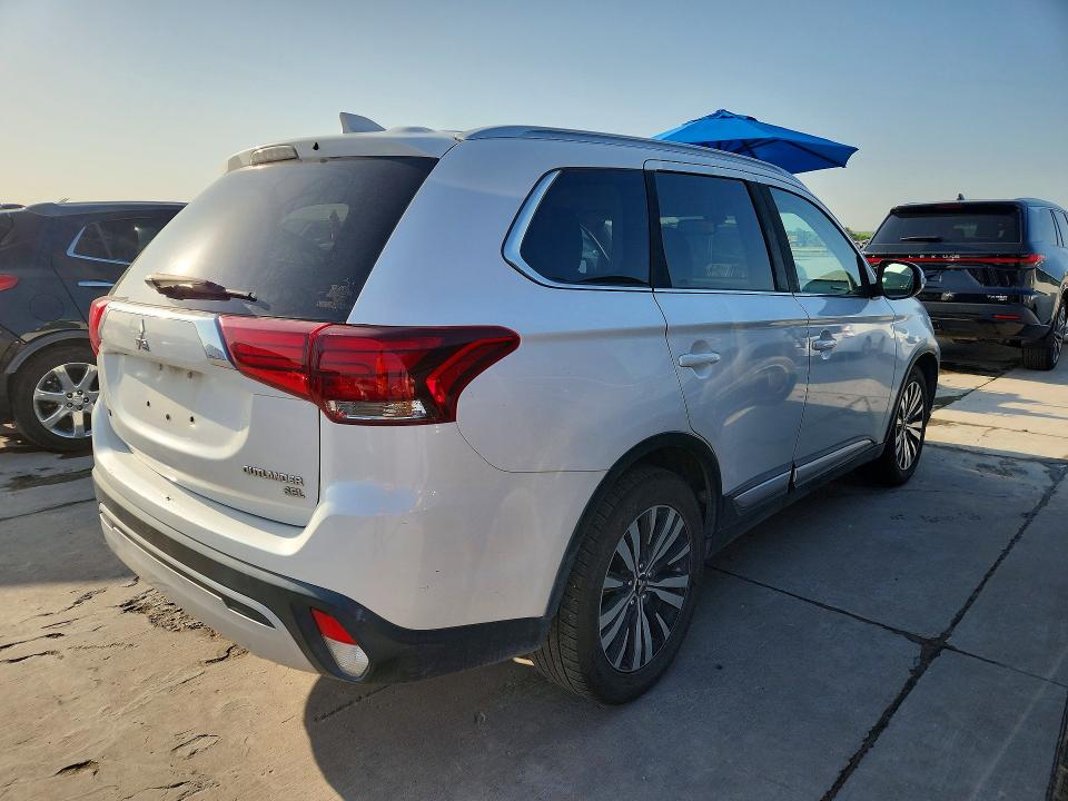 62111096 :رقم المزاد ، JA4AZ3A36KZ036188 vin ، 2019 Mitsubishi Outlander مزاد بيع