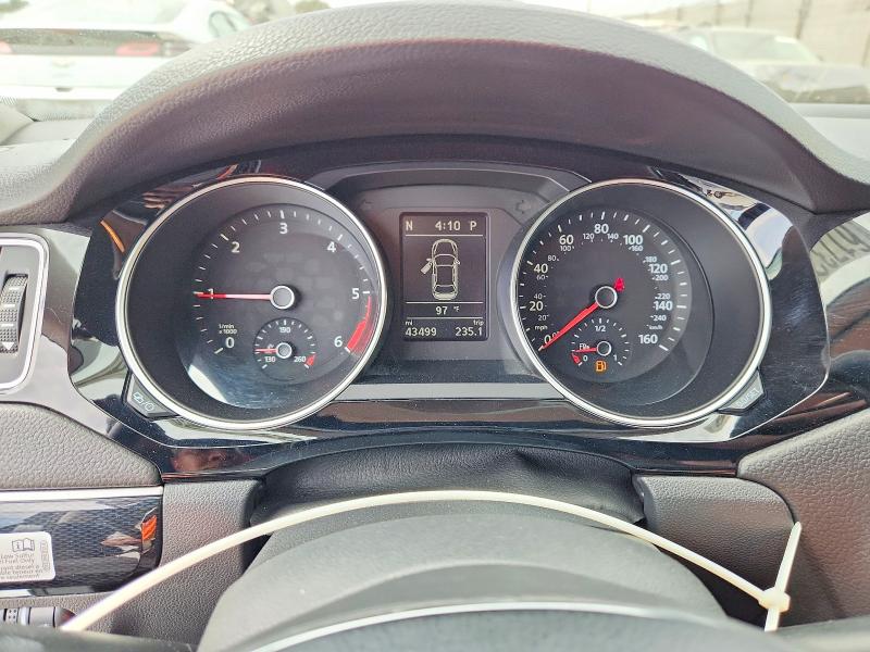 Продажа на аукционе авто 2015 Volkswagen Jetta, vin: 3VWLA7AJ5FM201664, номер лота: 61732386