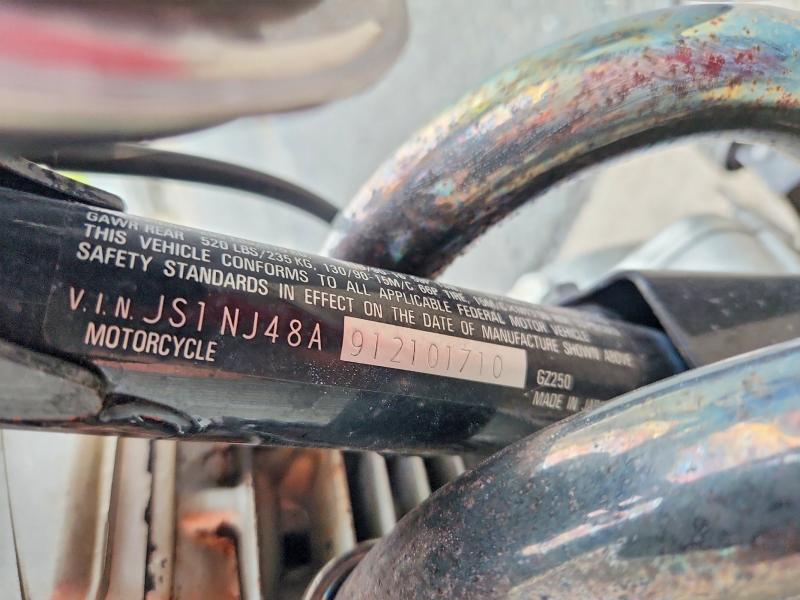 61111956 :رقم المزاد ، JS1NJ48A912101710 vin ، 2001 Suzuki Gz250 مزاد بيع