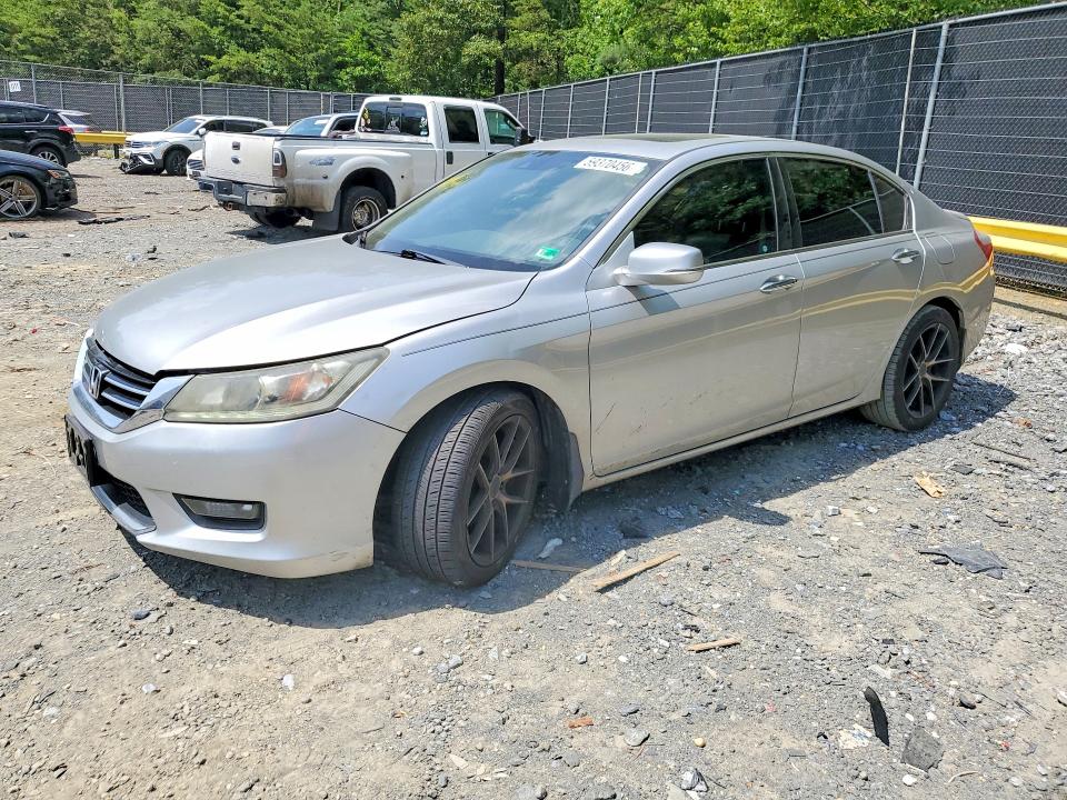 Auction sale of the 2015 Honda Accord, vin: 1HGCR3F81FA013362, lot number: 59370456