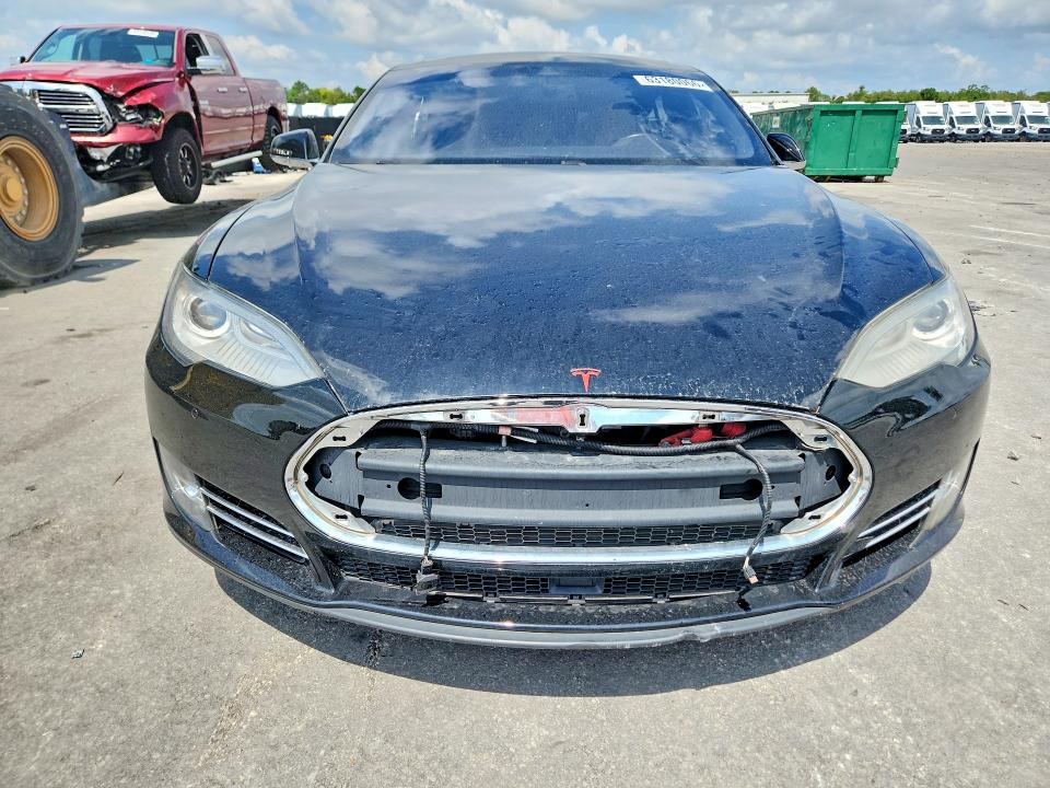 Продаж на аукціоні авто 2014 Tesla Model S, vin: 5YJSA1H25EFP64873, номер лоту: 63180066