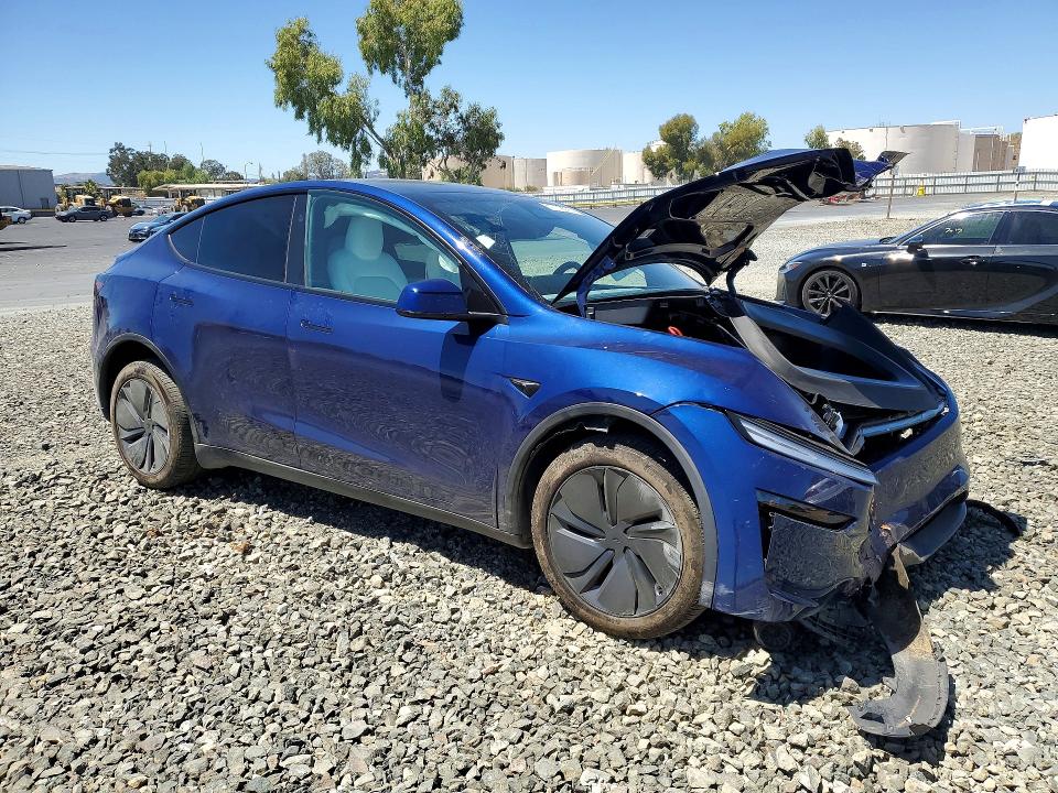 61752816 :رقم المزاد ، 7SAYGDED7TF587646 vin ، 2026 Tesla Model Y مزاد بيع