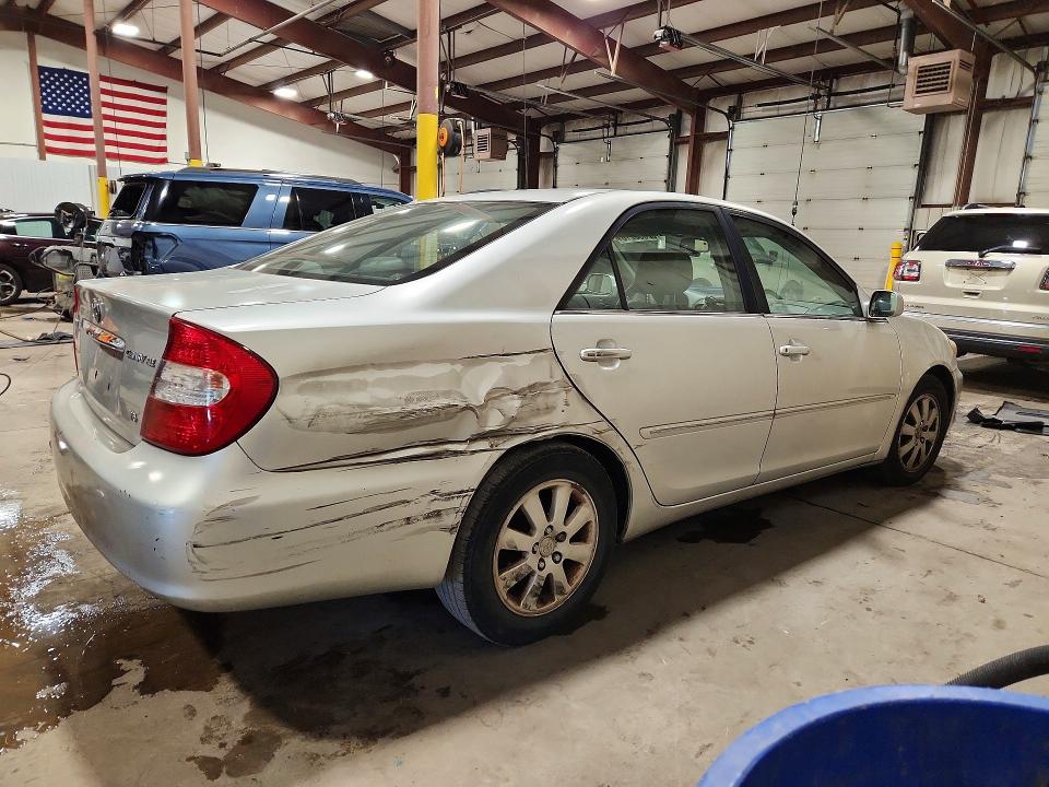 2004 Toyota Camry მანქანა იყიდება აუქციონზე, vin: 4T1BF30K74U580254, აუქციონის ნომერი: 62050216