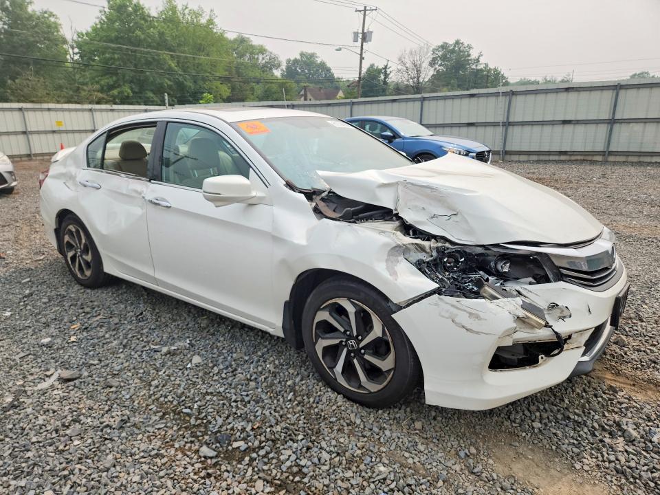 Продаж на аукціоні авто 2016 Honda Accord, vin: 1HGCR3F82GA005241, номер лоту: 61144986
