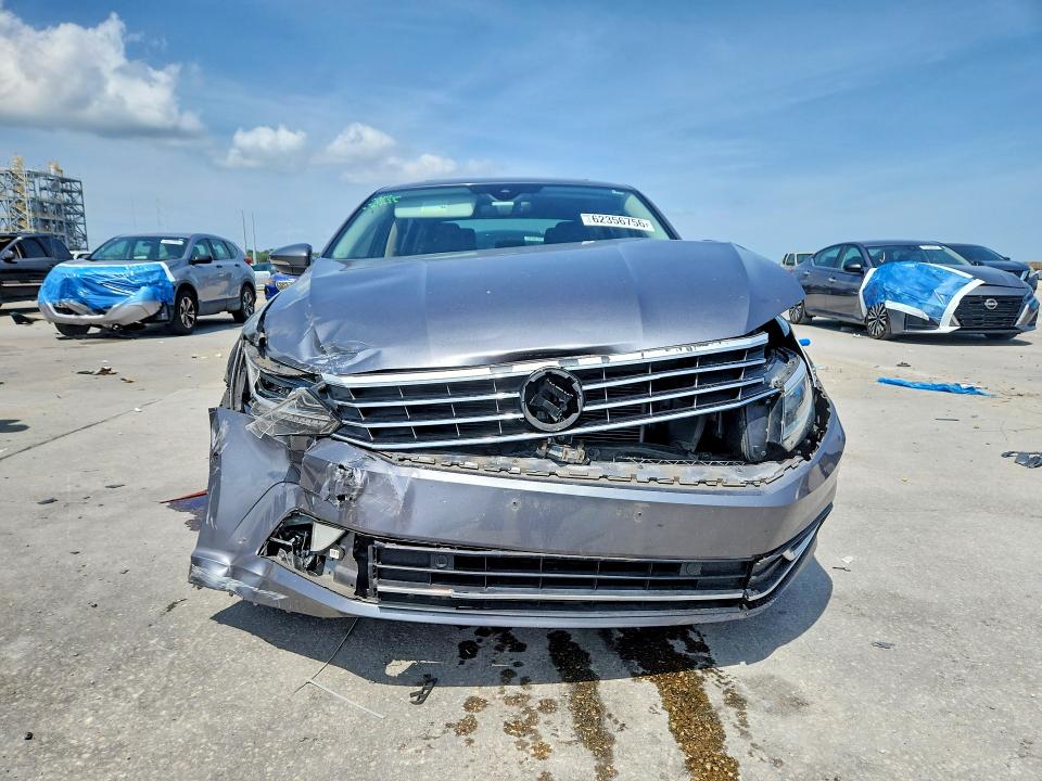 62356756 :رقم المزاد ، 1VWCA7A36JC015062 vin ، 2018 Volkswagen Passat مزاد بيع