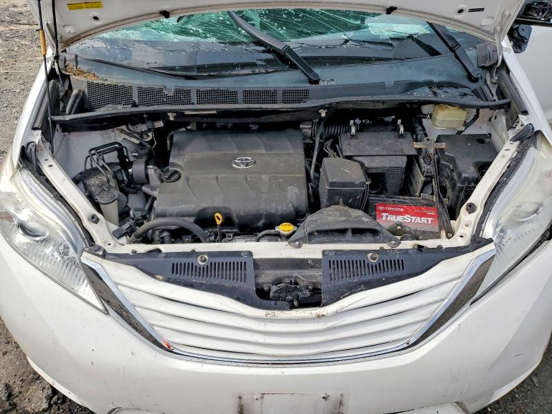 Продажа на аукционе авто 2015 Toyota Sienna, vin: 5TDKK3DC6FS665418, номер лота: 62200436