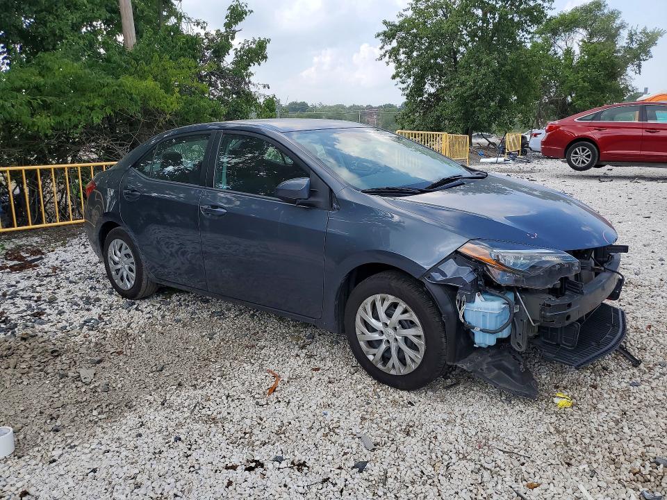 Продажа на аукционе авто 2018 Toyota Corolla, vin: 5YFBURHE4JP829789, номер лота: 57887696