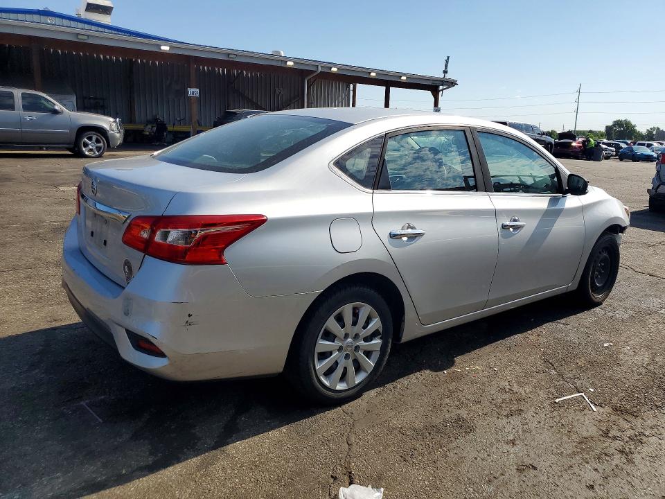 62215226 :رقم المزاد ، 3N1AB7AP5JY298798 vin ، 2018 Nissan Sentra مزاد بيع