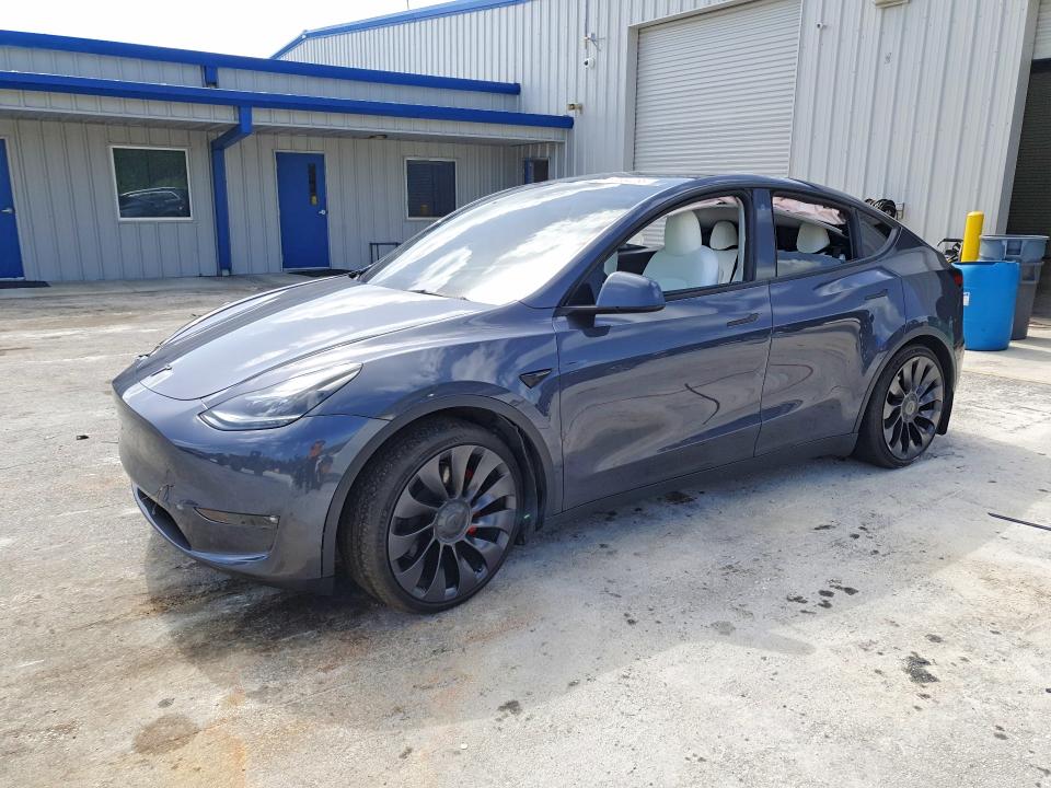 60564286 :رقم المزاد ، 7SAYGDEF0PF617514 vin ، 2023 Tesla Model Y مزاد بيع