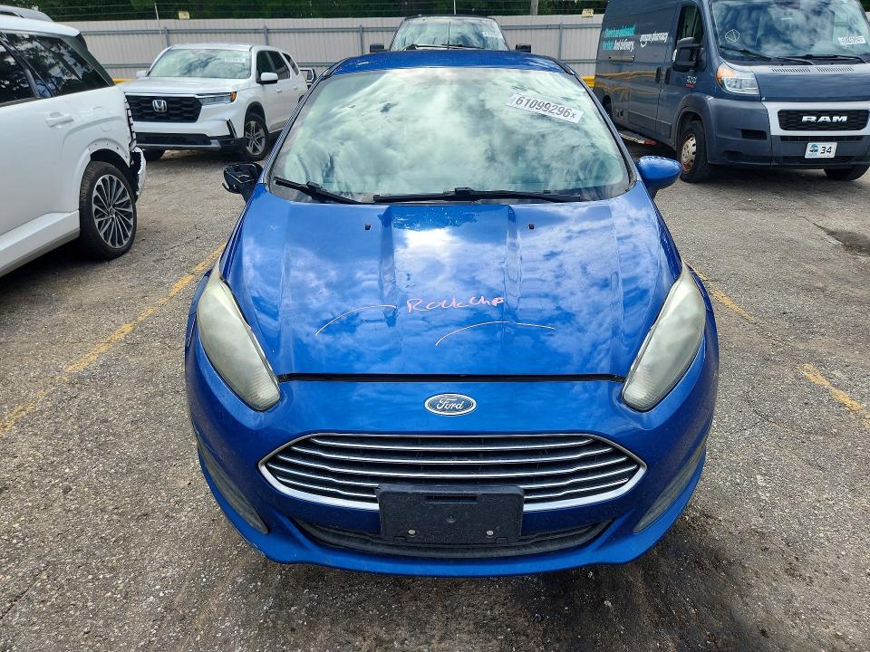 61099296 :رقم المزاد ، 3FADP4BJ0JM129757 vin ، 2018 Ford Fiesta مزاد بيع