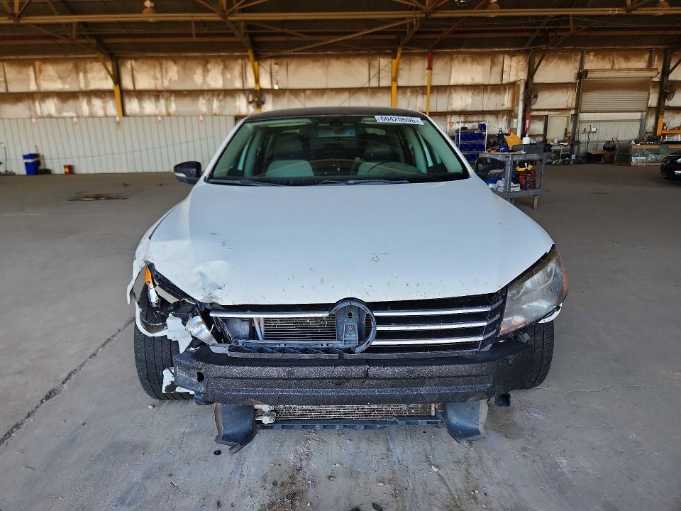 60420696 :رقم المزاد ، 1VWBT7A38EC117457 vin ، 2014 Volkswagen Passat مزاد بيع