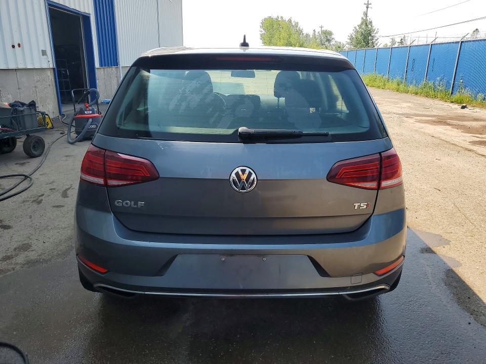 60123806 :رقم المزاد ، 3VWG17AU3JM285696 vin ، 2018 Volkswagen Golf مزاد بيع