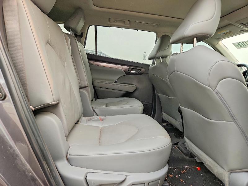 2023 Toyota Highlander Hybrid მანქანა იყიდება აუქციონზე, vin: 5TDEBRCH8PS114471, აუქციონის ნომერი: 61751166