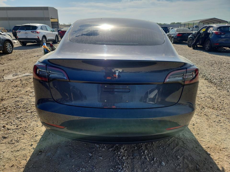 59378626 :رقم المزاد ، 5YJ3E1EA4JF022012 vin ، 2018 Tesla Model 3 مزاد بيع