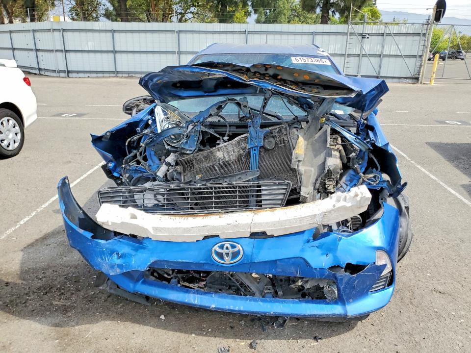 61573366 :رقم المزاد ، JTDKDTB30D1540244 vin ، 2013 Toyota Prius C مزاد بيع
