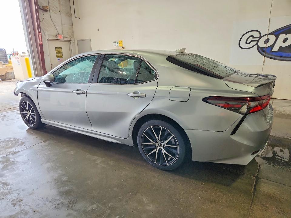 Продаж на аукціоні авто 2022 Toyota Camry, vin: 4T1G11AK6NU717614, номер лоту: 62511956