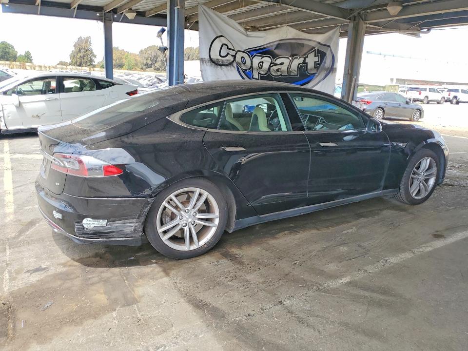 2014 Tesla Model S მანქანა იყიდება აუქციონზე, vin: 5YJSA1H18EFP35648, აუქციონის ნომერი: 61920426