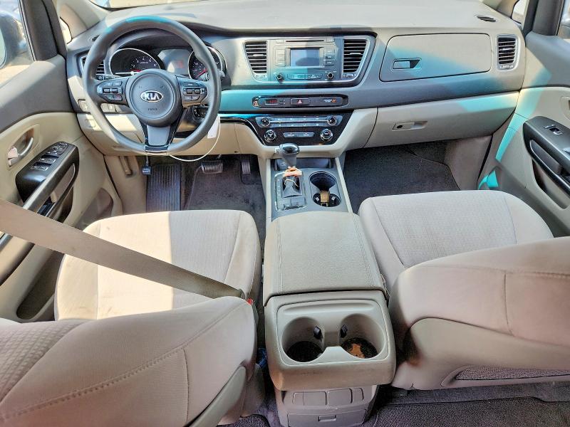 63241296 :رقم المزاد ، KNDMB5C12H6224635 vin ، 2017 Kia Sedona مزاد بيع