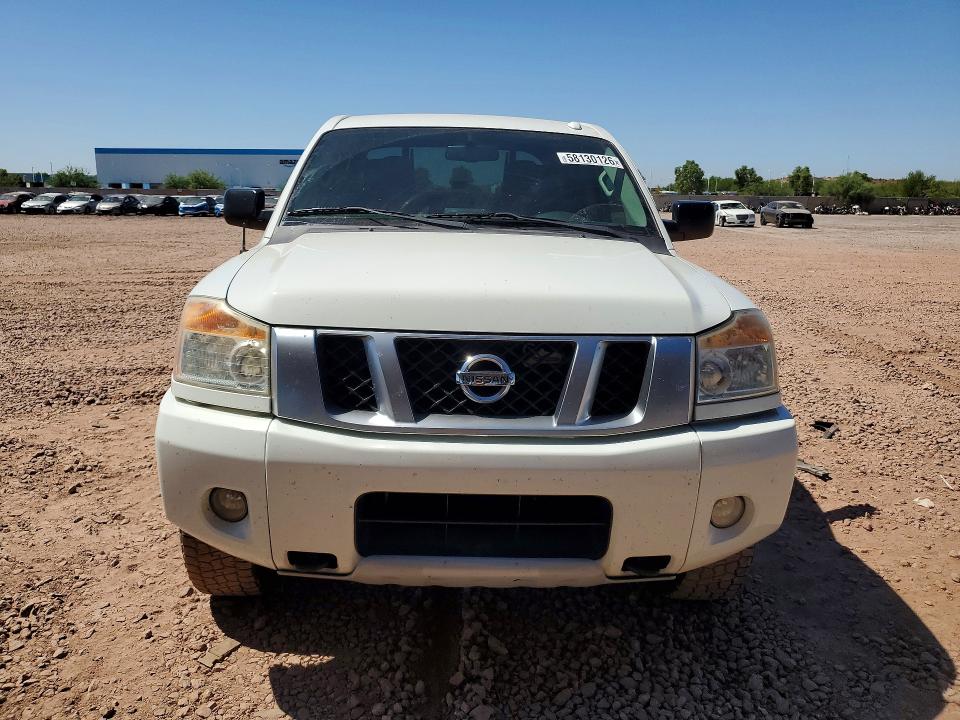 58130126 :رقم المزاد ، 1N6BA0EC7FN514879 vin ، 2015 Nissan Titan مزاد بيع