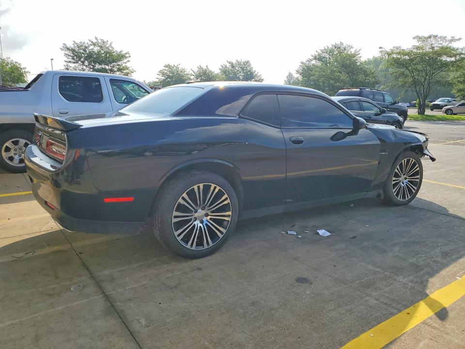 60296356 :رقم المزاد ، 2C3CDZBT6JH310023 vin ، 2018 Dodge Challenger مزاد بيع