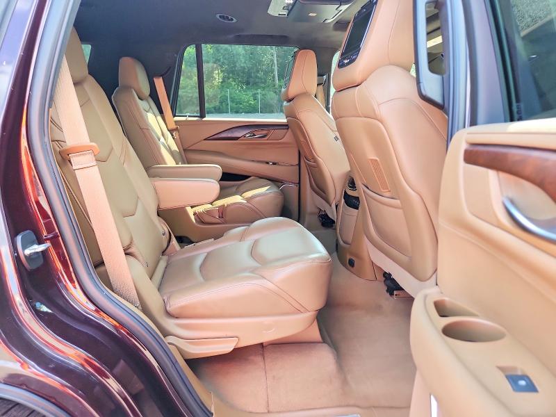 59811376 :رقم المزاد ، 1GYS4DKJ7HR271567 vin ، 2017 Cadillac Escalade مزاد بيع