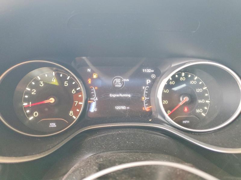 60762836 :رقم المزاد ، 3C4NJCBBXJT499994 vin ، 2018 Jeep Compass مزاد بيع