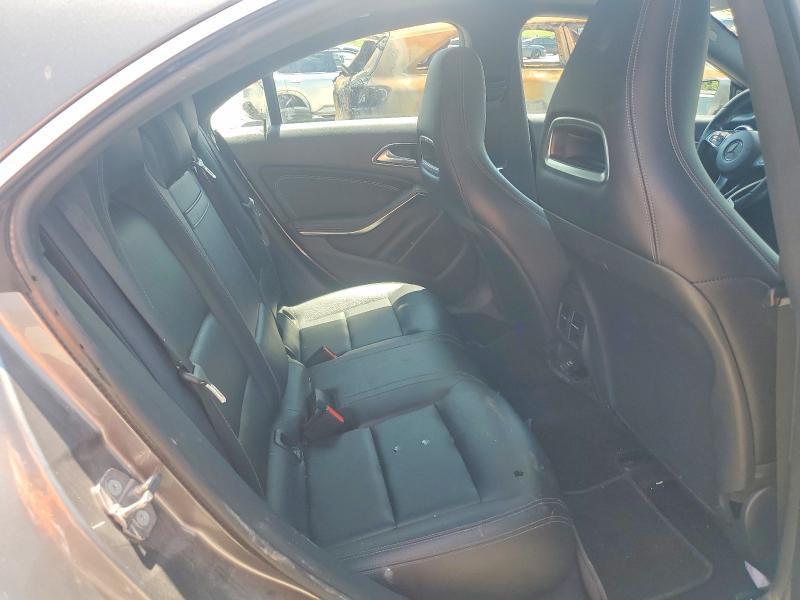 60874796 :رقم المزاد ، WDDSJ4GB2JN635235 vin ، 2018 Mercedes-benz Cla مزاد بيع
