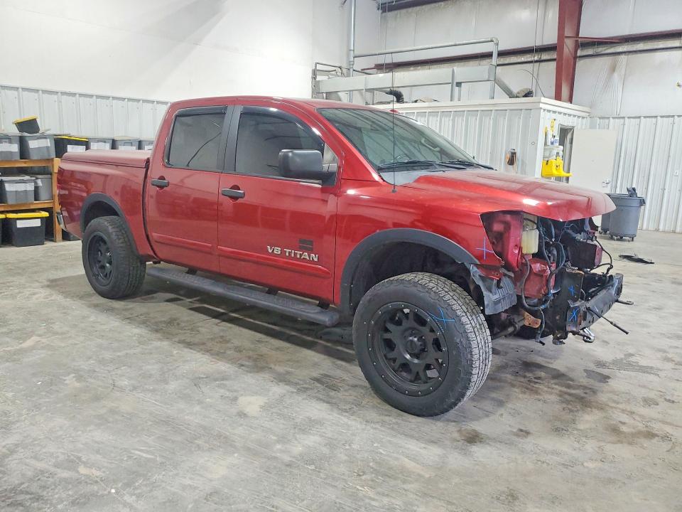 61695296 :رقم المزاد ، 1N6AA0EC2FN501825 vin ، 2015 Nissan Titan مزاد بيع