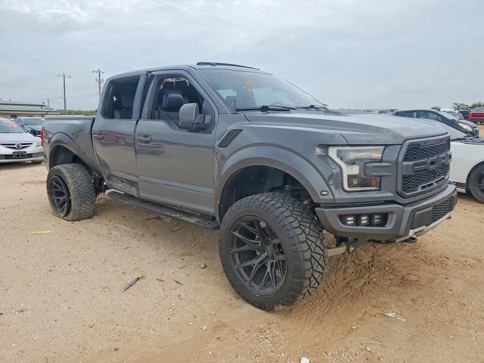 60870306 :رقم المزاد ، 1FTFW1RGXJFB81962 vin ، 2018 Ford F150 مزاد بيع