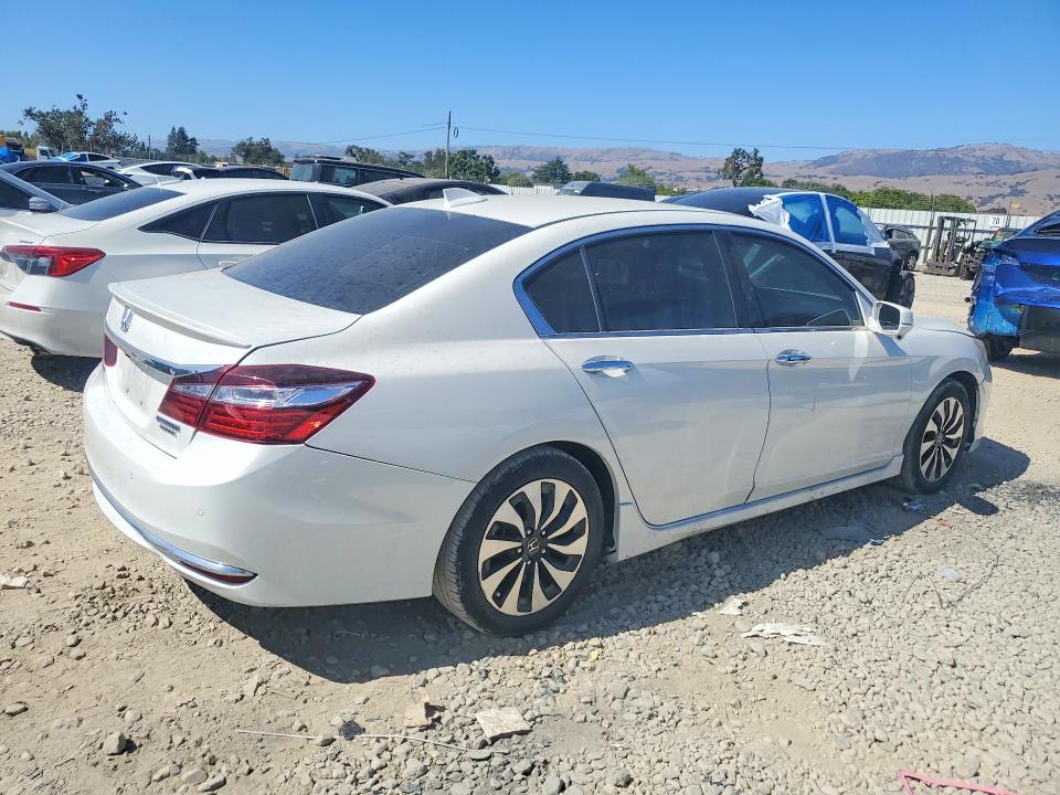 Продаж на аукціоні авто 2017 Honda Accord, vin: JHMCR6F72HC009043, номер лоту: 60989686