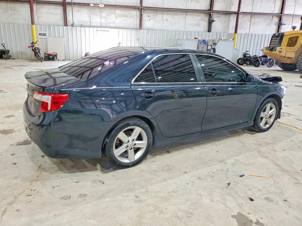 60192946 :رقم المزاد ، 4T1BF1FK7EU824630 vin ، 2014 Toyota Camry مزاد بيع