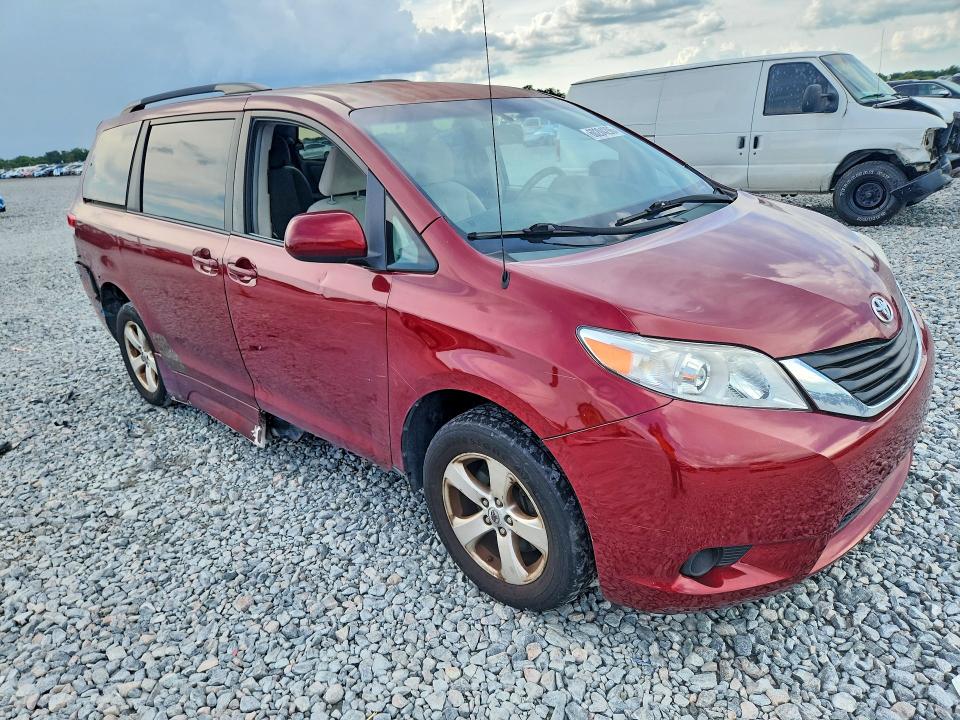 2014 Toyota Sienna მანქანა იყიდება აუქციონზე, vin: 5TDKK3DCXES486104, აუქციონის ნომერი: 60204296