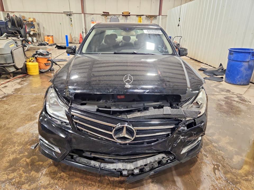 60366056 :رقم المزاد ، WDDGF8BB0CR230119 vin ، 2012 Mercedes-benz C مزاد بيع
