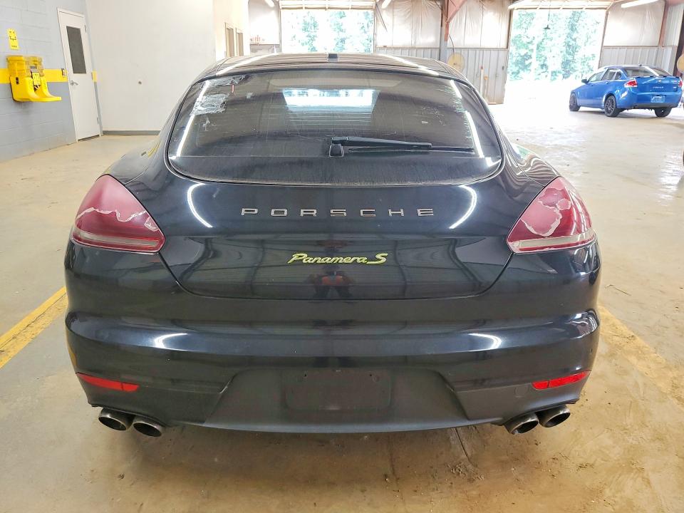 60195216 :رقم المزاد ، WP0AD2A77GL040584 vin ، 2016 Porsche Panamera مزاد بيع