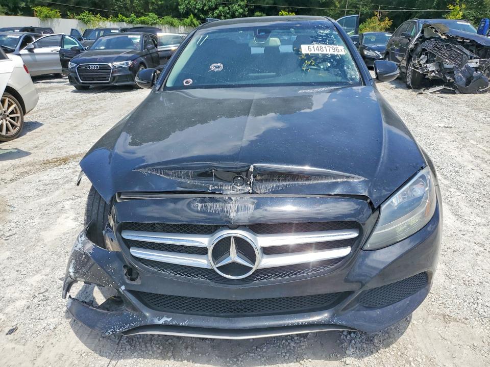 61481796 :رقم المزاد ، 55SWF4KB2HU213493 vin ، 2017 Mercedes-benz C مزاد بيع