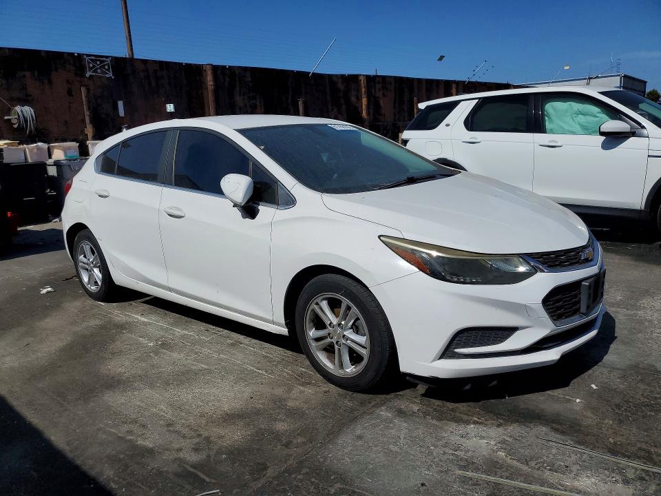 61766106 :رقم المزاد ، 3G1BE6SM2HS551427 vin ، 2017 Chevrolet Cruze مزاد بيع