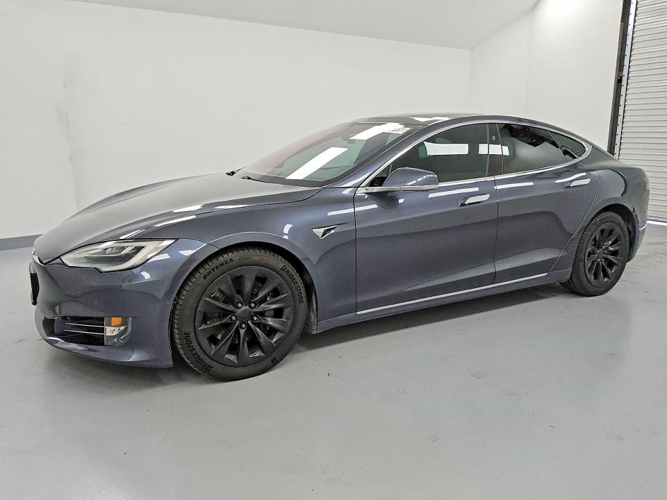 85624415 :رقم المزاد ، 5YJSA1E21JF247794 vin ، 2018 Tesla Model S مزاد بيع