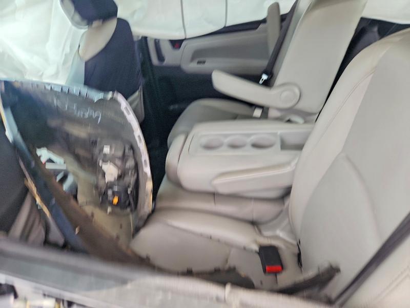 60637506 :رقم المزاد ، 5FNRL6H77KB045265 vin ، 2019 Honda Odyssey مزاد بيع