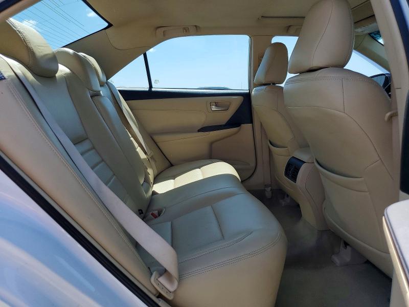 61311956 :رقم المزاد ، 4T1BF1FK4FU927201 vin ، 2015 Toyota Camry مزاد بيع