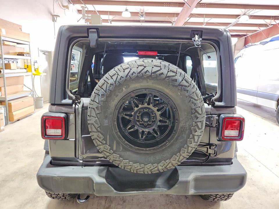2021 Jeep Wrangler Unlimited მანქანა იყიდება აუქციონზე, vin: 1C4HJXDGXMW815065, აუქციონის ნომერი: 60849946