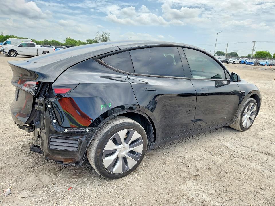 Auction sale of the 2024 Tesla Model Y, vin: 7SAYGDED5RF088143, lot number: 61353816