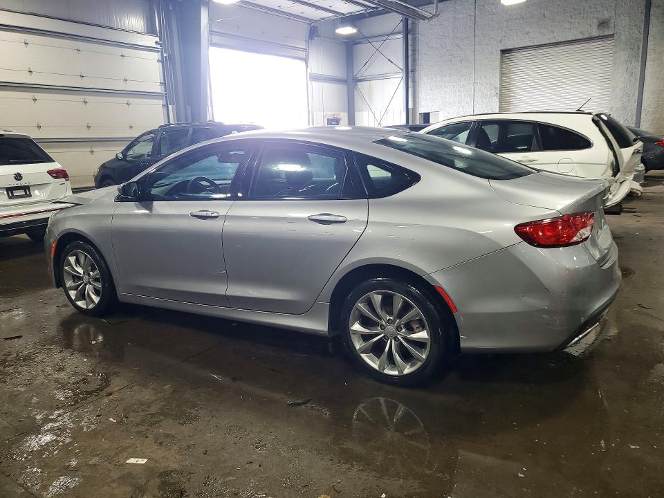 59880156 :رقم المزاد ، 1C3CCCBG5FN551492 vin ، 2015 Chrysler 200 مزاد بيع
