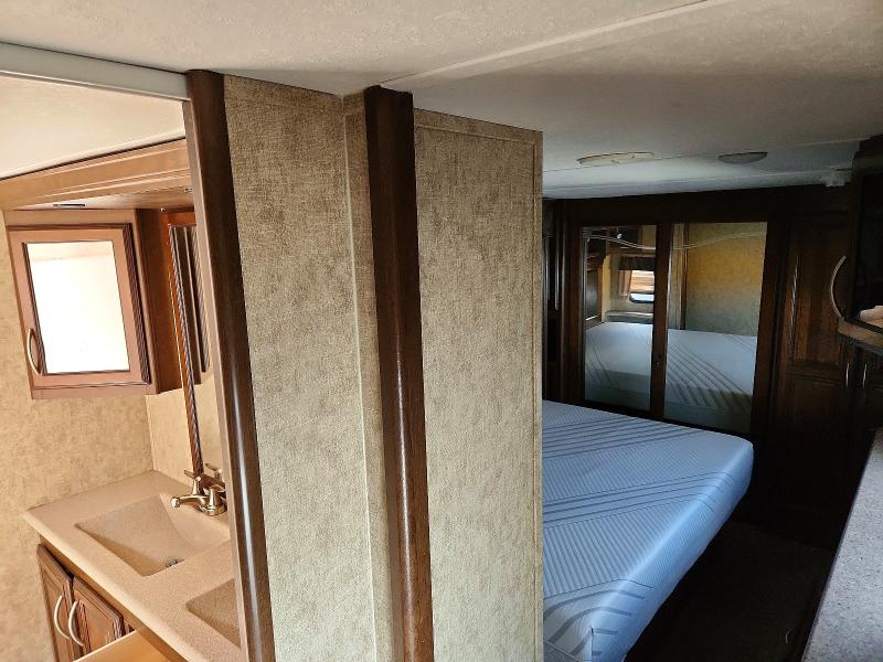 61397156 :رقم المزاد ، 5ZT3SN1B6JG702903 vin ، 2018 Foresriver Sanibel مزاد بيع