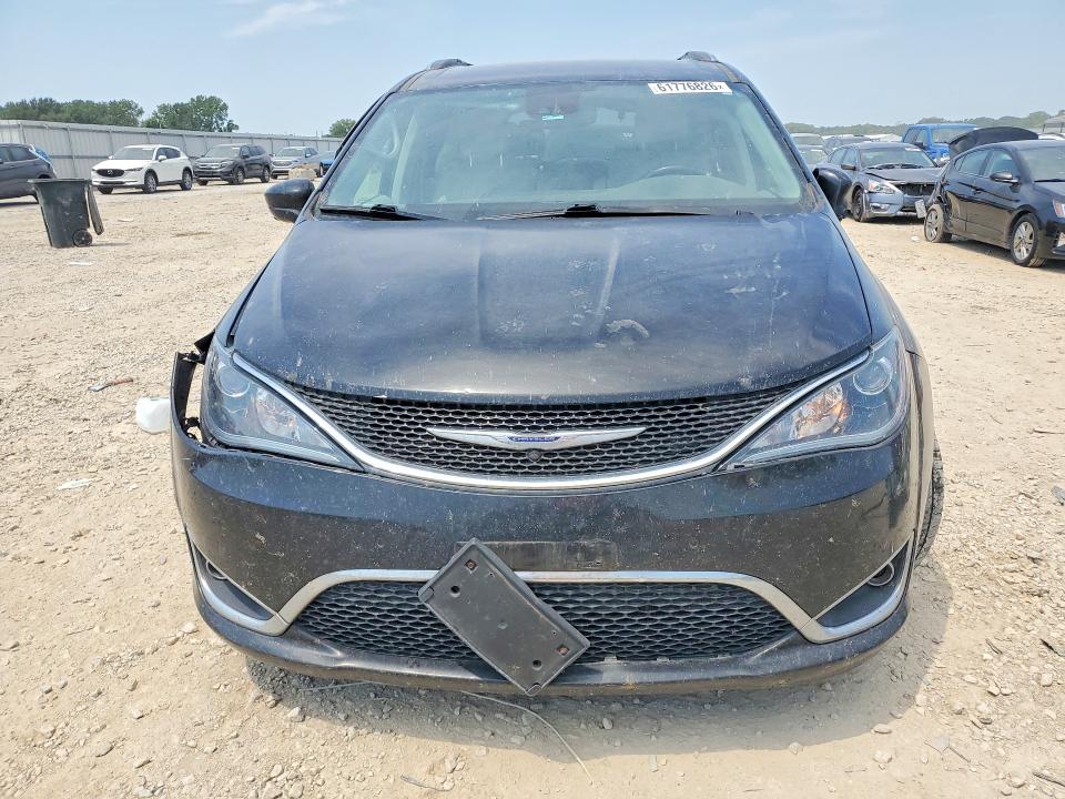 61776826 :رقم المزاد ، 2C4RC1EGXLR164943 vin ، 2020 Chrysler Pacifica مزاد بيع