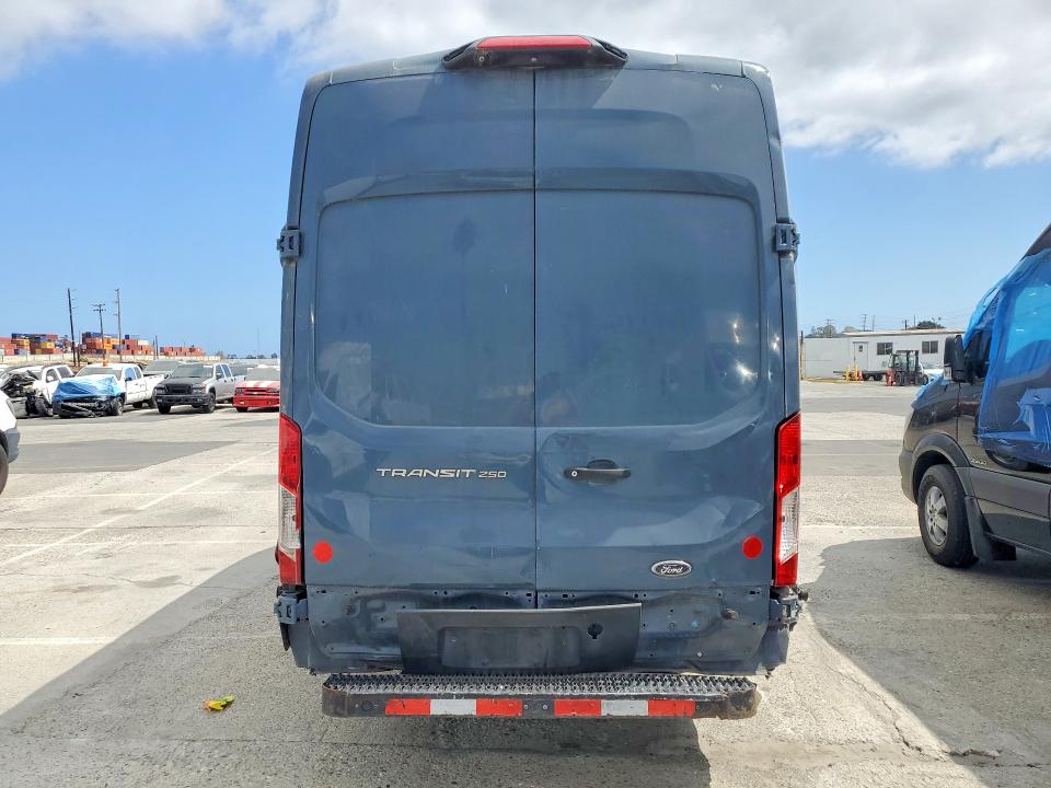 Продажа на аукционе авто 2019 Ford Transit, vin: 1FTYR3XM3KKB17677, номер лота: 59618986