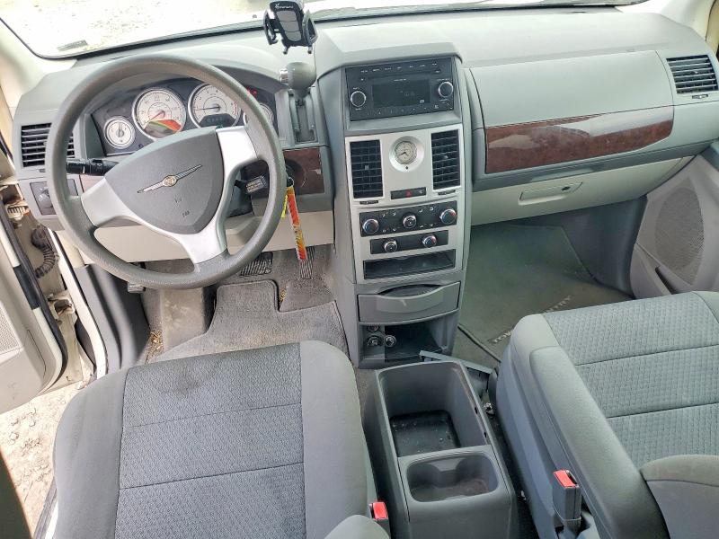 63037306 :رقم المزاد ، 2A4RR4DE0AR169771 vin ، 2010 Chrysler Town & Country مزاد بيع