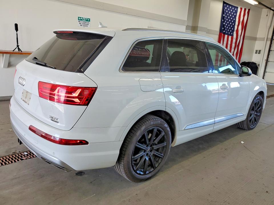 60611556 :رقم المزاد ، WA1LAAF70HD016217 vin ، 2017 Audi Q7 مزاد بيع